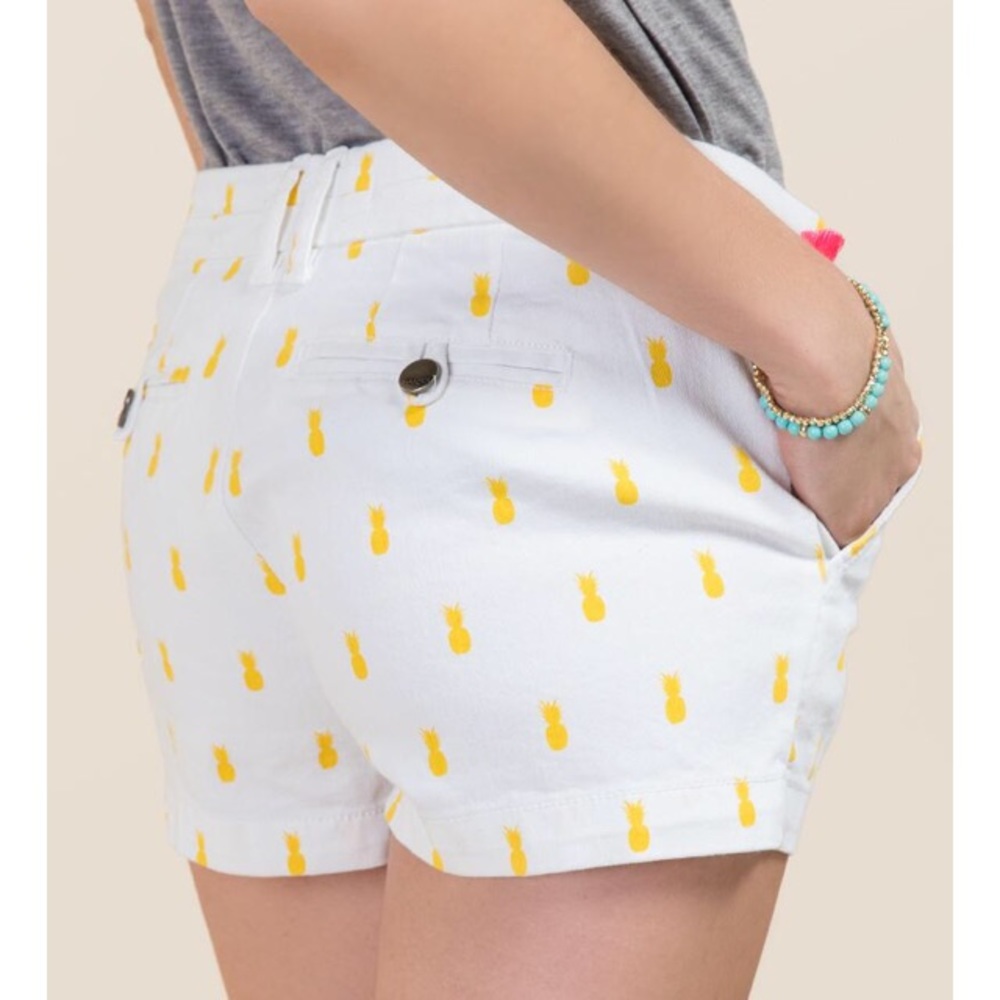 Super cute white shorts! - Picture 1 of 3